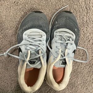 Dark & light blue Nike women’s size 8 sneakers